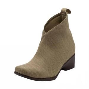 NEW CHARLESTON SHOE CO. women's herringbone boot in tan